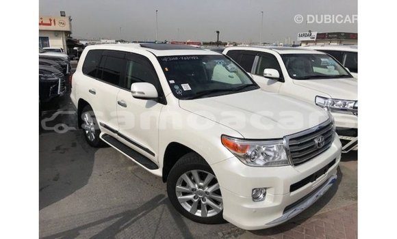 Buy Import Toyota Land Cruiser White Car in Import - Dubai in A'ana Buy Import Toyota Land Cruiser White Car in Import - Dubai in A'ana