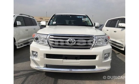 Buy Import Toyota Land Cruiser White Car in Import - Dubai in A'ana Buy Import Toyota Land Cruiser White Car in Import - Dubai in A'ana