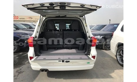 Buy Import Toyota Land Cruiser White Car in Import - Dubai in A'ana Buy Import Toyota Land Cruiser White Car in Import - Dubai in A'ana