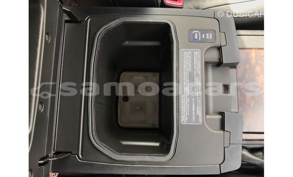 Buy Import Toyota Land Cruiser White Car in Import - Dubai in A'ana Buy Import Toyota Land Cruiser White Car in Import - Dubai in A'ana