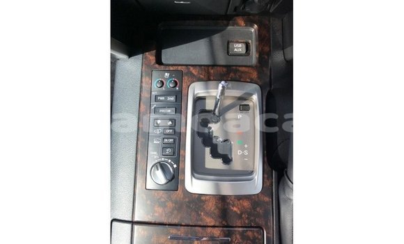 Buy Import Toyota Land Cruiser White Car in Import - Dubai in A'ana Buy Import Toyota Land Cruiser White Car in Import - Dubai in A'ana