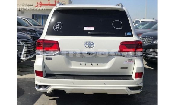 Buy Import Toyota Land Cruiser White Car in Import - Dubai in A'ana Buy Import Toyota Land Cruiser White Car in Import - Dubai in A'ana
