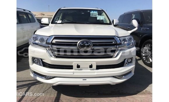 Buy Import Toyota Land Cruiser White Car in Import - Dubai in A'ana Buy Import Toyota Land Cruiser White Car in Import - Dubai in A'ana