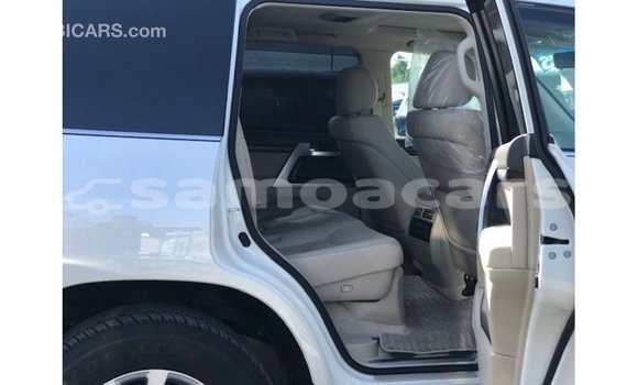 Buy Import Toyota Land Cruiser White Car in Import - Dubai in A'ana Buy Import Toyota Land Cruiser White Car in Import - Dubai in A'ana