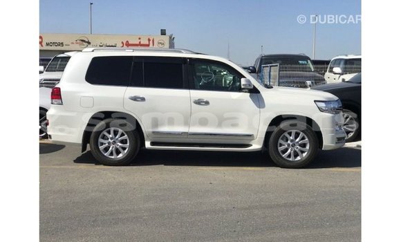 Buy Import Toyota Land Cruiser White Car in Import - Dubai in A'ana Buy Import Toyota Land Cruiser White Car in Import - Dubai in A'ana