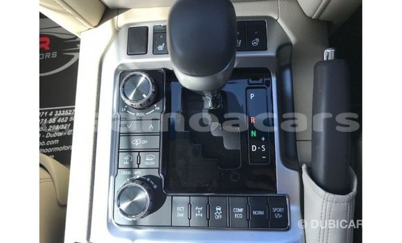 Buy Import Toyota Land Cruiser White Car in Import - Dubai in A'ana Buy Import Toyota Land Cruiser White Car in Import - Dubai in A'ana