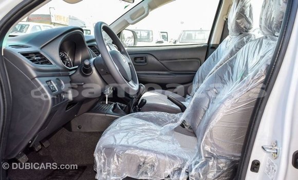 Acheter Import Voiture Mitsubishi L200 Blanc à Import - Dubai, A'ana Acheter Import Voiture Mitsubishi L200 Blanc à Import - Dubai, A'ana