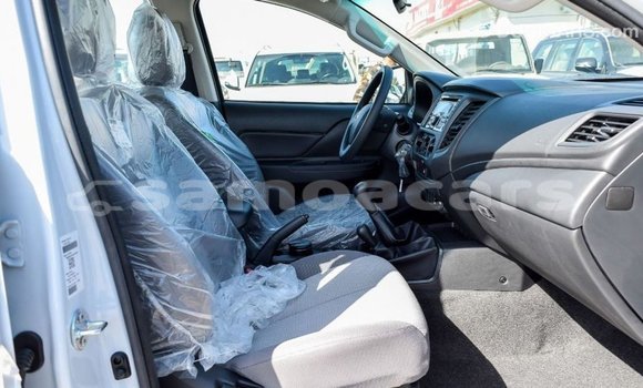 Acheter Import Voiture Mitsubishi L200 Blanc à Import - Dubai, A'ana Acheter Import Voiture Mitsubishi L200 Blanc à Import - Dubai, A'ana