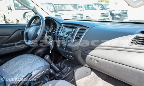 Acheter Import Voiture Mitsubishi L200 Blanc à Import - Dubai, A'ana Acheter Import Voiture Mitsubishi L200 Blanc à Import - Dubai, A'ana