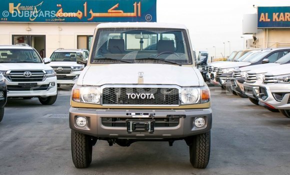 Buy Import Toyota Land Cruiser Beige Car in Import - Dubai in A'ana Buy Import Toyota Land Cruiser Beige Car in Import - Dubai in A'ana