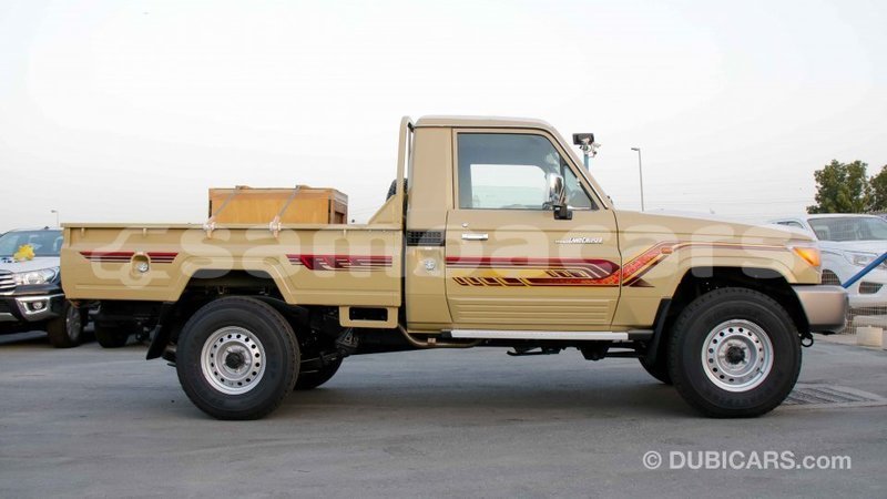 Big with watermark toyota land cruiser a ana import dubai 3628