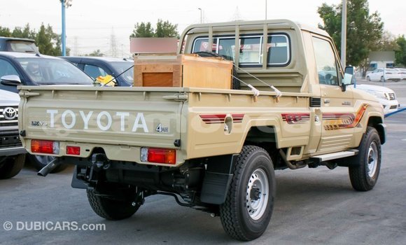 Buy Import Toyota Land Cruiser Beige Car in Import - Dubai in A'ana Buy Import Toyota Land Cruiser Beige Car in Import - Dubai in A'ana