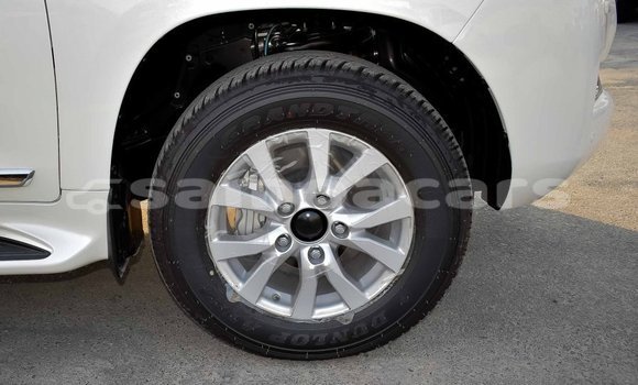 Buy Import Toyota Land Cruiser White Car in Import - Dubai in A'ana Buy Import Toyota Land Cruiser White Car in Import - Dubai in A'ana