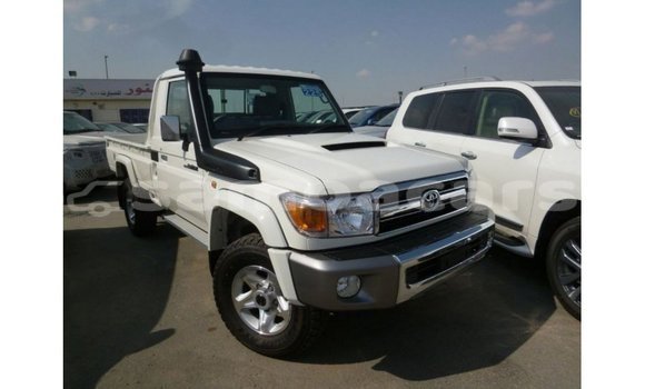 Buy Import Toyota Land Cruiser White Car in Import - Dubai in A'ana Buy Import Toyota Land Cruiser White Car in Import - Dubai in A'ana
