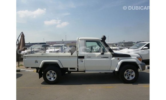 Buy Import Toyota Land Cruiser White Car in Import - Dubai in A'ana Buy Import Toyota Land Cruiser White Car in Import - Dubai in A'ana