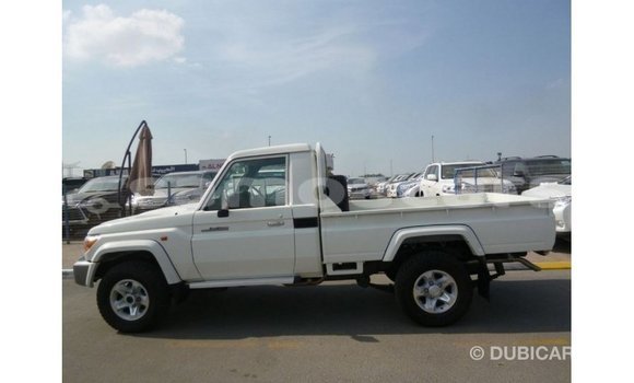Buy Import Toyota Land Cruiser White Car in Import - Dubai in A'ana Buy Import Toyota Land Cruiser White Car in Import - Dubai in A'ana