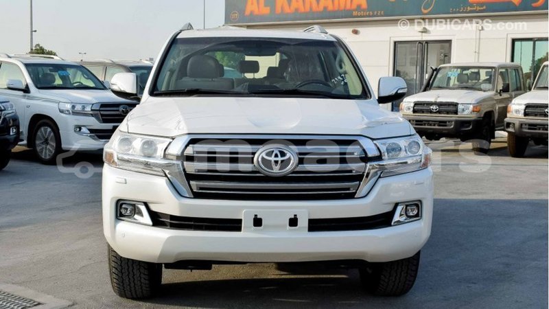Big with watermark toyota land cruiser a ana import dubai 3633