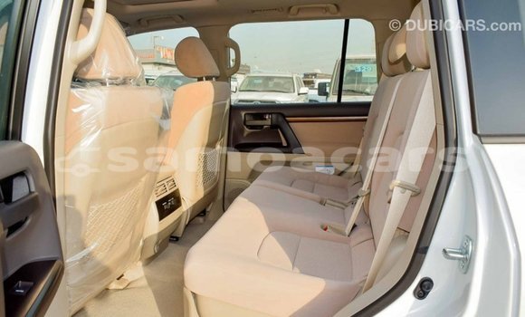 Buy Import Toyota Land Cruiser White Car in Import - Dubai in A'ana Buy Import Toyota Land Cruiser White Car in Import - Dubai in A'ana