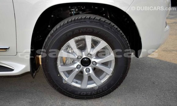 Buy Import Toyota Land Cruiser White Car in Import - Dubai in A'ana Buy Import Toyota Land Cruiser White Car in Import - Dubai in A'ana