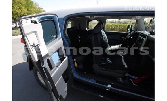 Acheter Import Voiture Toyota FJ Cruiser Bleu à Import - Dubai, A'ana Acheter Import Voiture Toyota FJ Cruiser Bleu à Import - Dubai, A'ana