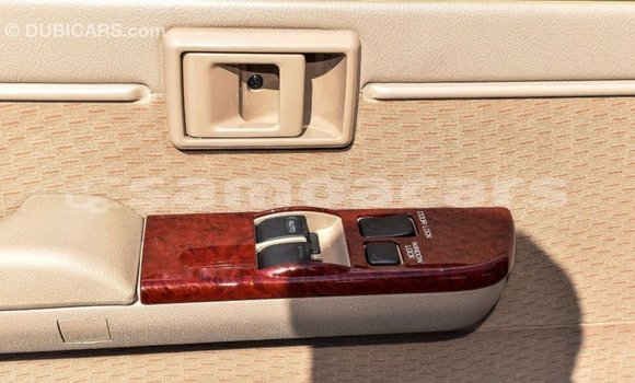 Acheter Import Voiture Toyota Land Cruiser Beige à Import - Dubai, A'ana Acheter Import Voiture Toyota Land Cruiser Beige à Import - Dubai, A'ana