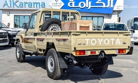 Acheter Import Voiture Toyota Land Cruiser Beige à Import - Dubai, A'ana Acheter Import Voiture Toyota Land Cruiser Beige à Import - Dubai, A'ana