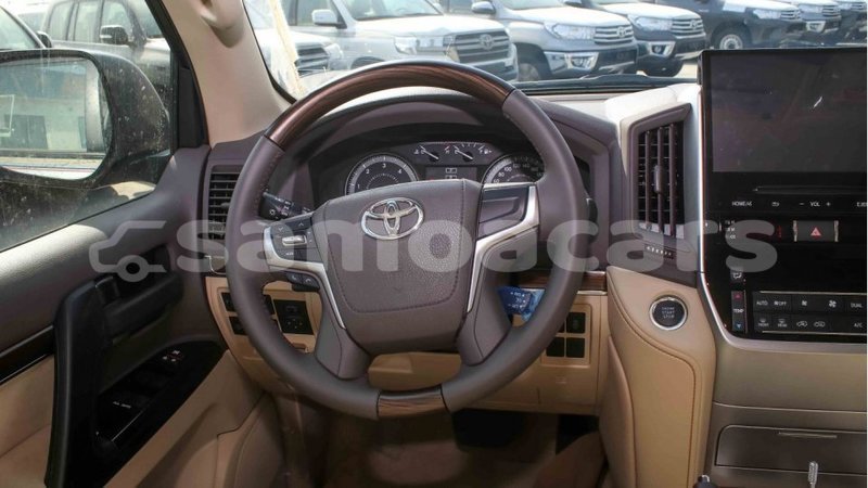 Big with watermark toyota land cruiser a ana import dubai 3640
