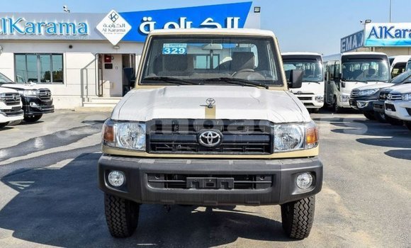 Buy Import Toyota Land Cruiser Beige Car in Import - Dubai in A'ana Buy Import Toyota Land Cruiser Beige Car in Import - Dubai in A'ana