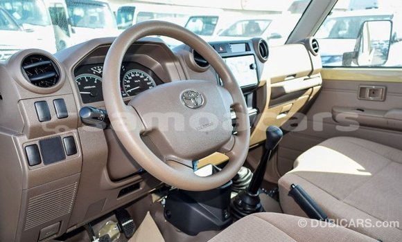 Buy Import Toyota Land Cruiser Beige Car in Import - Dubai in A'ana Buy Import Toyota Land Cruiser Beige Car in Import - Dubai in A'ana