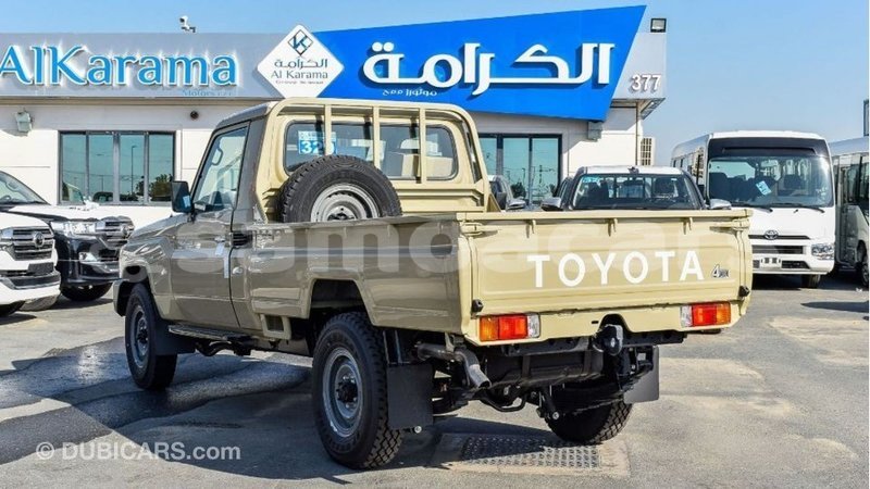 Big with watermark toyota land cruiser a ana import dubai 3641