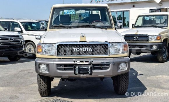 Acheter Import Voiture Toyota Land Cruiser Beige à Import - Dubai, A'ana Acheter Import Voiture Toyota Land Cruiser Beige à Import - Dubai, A'ana