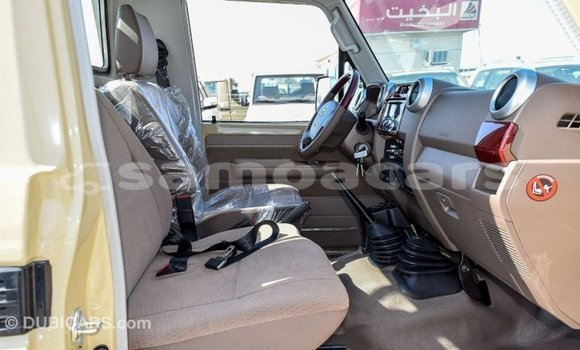 Acheter Import Voiture Toyota Land Cruiser Beige à Import - Dubai, A'ana Acheter Import Voiture Toyota Land Cruiser Beige à Import - Dubai, A'ana