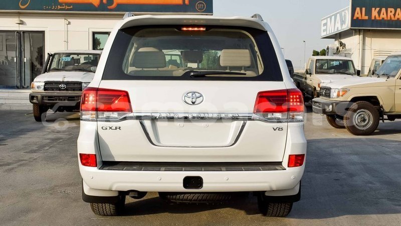 Big with watermark toyota land cruiser a ana import dubai 3644