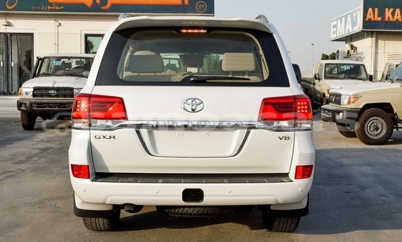 Buy Import Toyota Land Cruiser White Car in Import - Dubai in A'ana Buy Import Toyota Land Cruiser White Car in Import - Dubai in A'ana