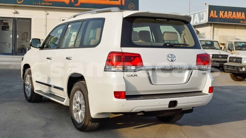 Big with watermark toyota land cruiser a ana import dubai 3644
