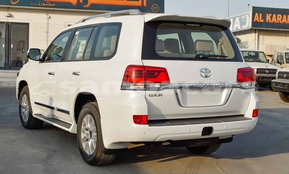 Buy Import Toyota Land Cruiser White Car in Import - Dubai in A'ana Buy Import Toyota Land Cruiser White Car in Import - Dubai in A'ana