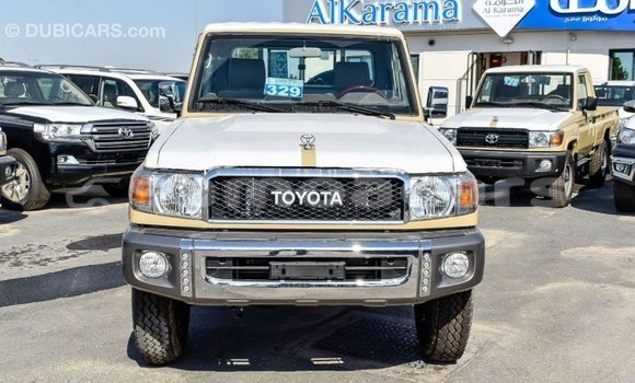 Acheter Import Voiture Toyota Land Cruiser Beige à Import - Dubai, A'ana Acheter Import Voiture Toyota Land Cruiser Beige à Import - Dubai, A'ana