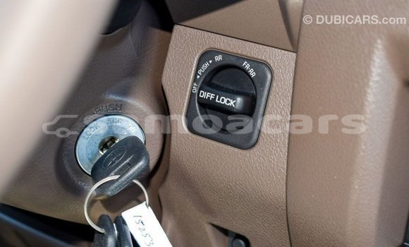 Acheter Import Voiture Toyota Land Cruiser Beige à Import - Dubai, A'ana Acheter Import Voiture Toyota Land Cruiser Beige à Import - Dubai, A'ana