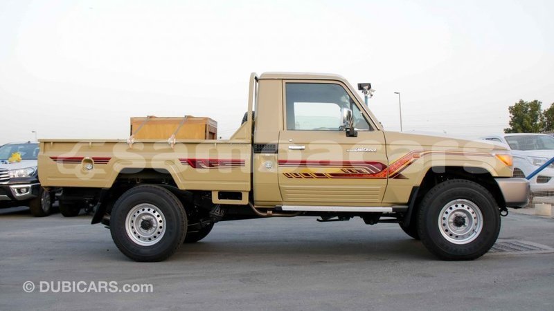 Big with watermark toyota land cruiser a ana import dubai 3646