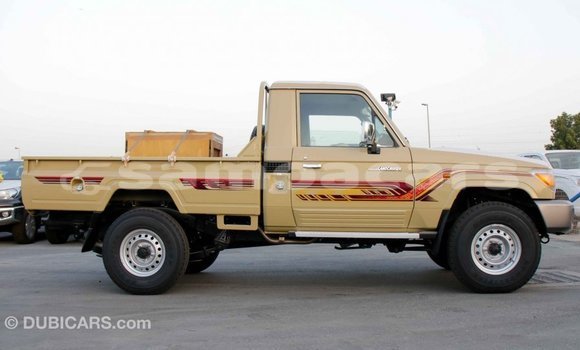 Acheter Import Voiture Toyota Land Cruiser Beige à Import - Dubai, A'ana Acheter Import Voiture Toyota Land Cruiser Beige à Import - Dubai, A'ana