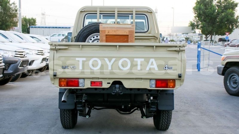 Big with watermark toyota land cruiser a ana import dubai 3646