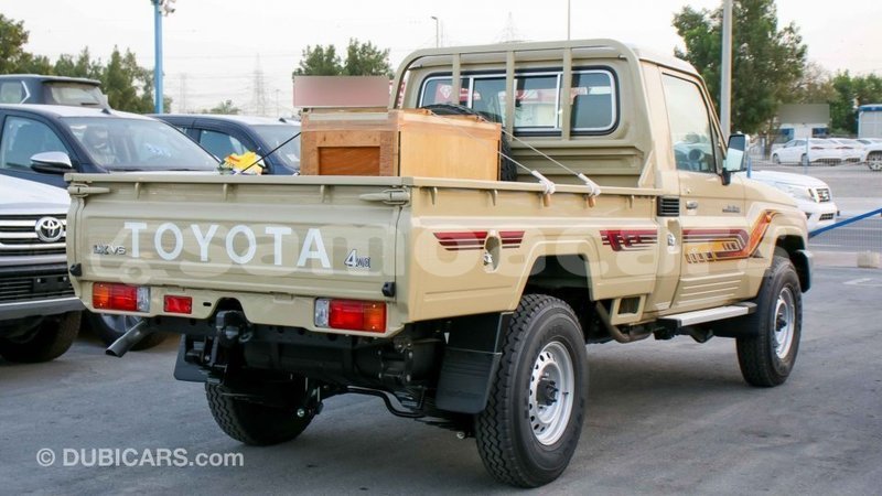 Big with watermark toyota land cruiser a ana import dubai 3646