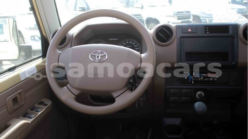Big with watermark toyota land cruiser a ana import dubai 3647