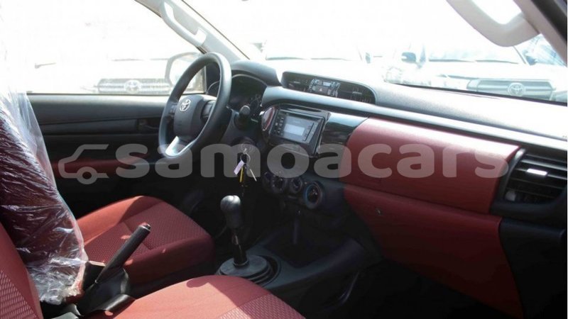 Big with watermark toyota hilux a ana import dubai 3650