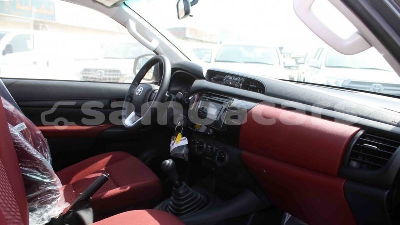 Big with watermark toyota hilux a ana import dubai 3651