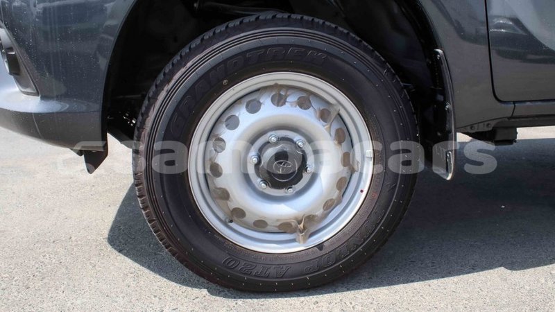 Big with watermark toyota hilux a ana import dubai 3651