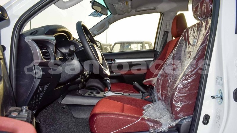 Big with watermark toyota hilux a ana import dubai 3655