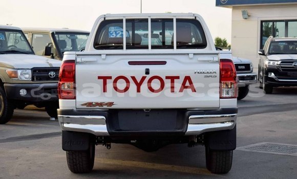 Buy Import Toyota Hilux White Car in Import - Dubai in A'ana Buy Import Toyota Hilux White Car in Import - Dubai in A'ana