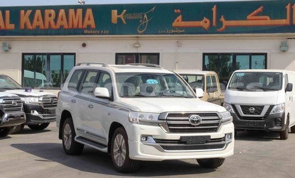 Buy Import Toyota Land Cruiser White Car in Import - Dubai in A'ana Buy Import Toyota Land Cruiser White Car in Import - Dubai in A'ana