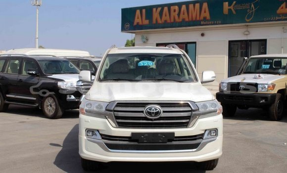 Buy Import Toyota Land Cruiser White Car in Import - Dubai in A'ana Buy Import Toyota Land Cruiser White Car in Import - Dubai in A'ana